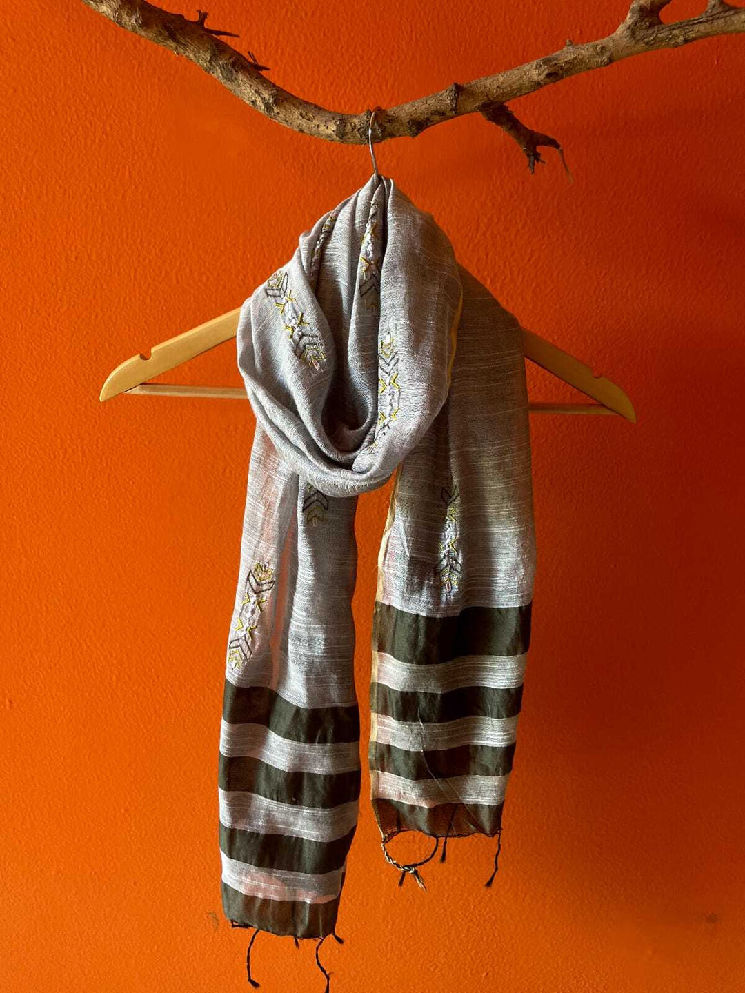 GREY SILK STOLE