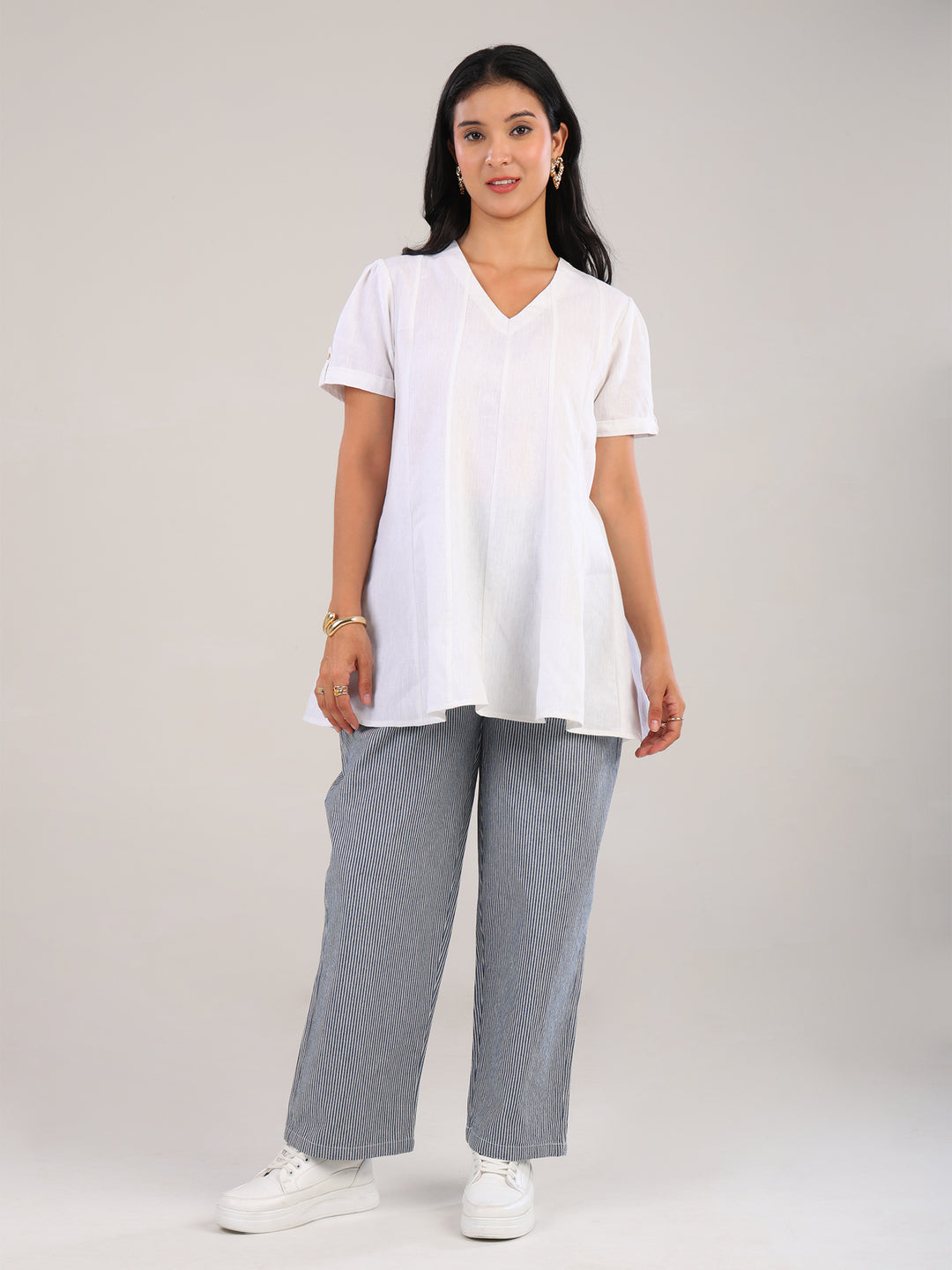 Veya White V-Neck Top