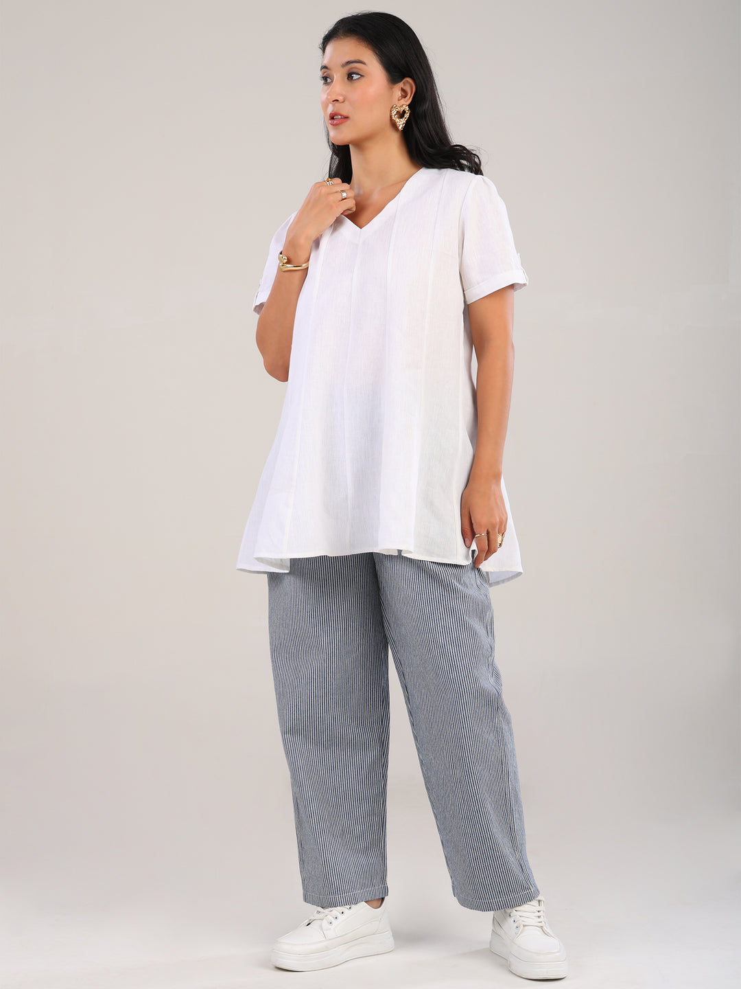 Veya White V-Neck Top
