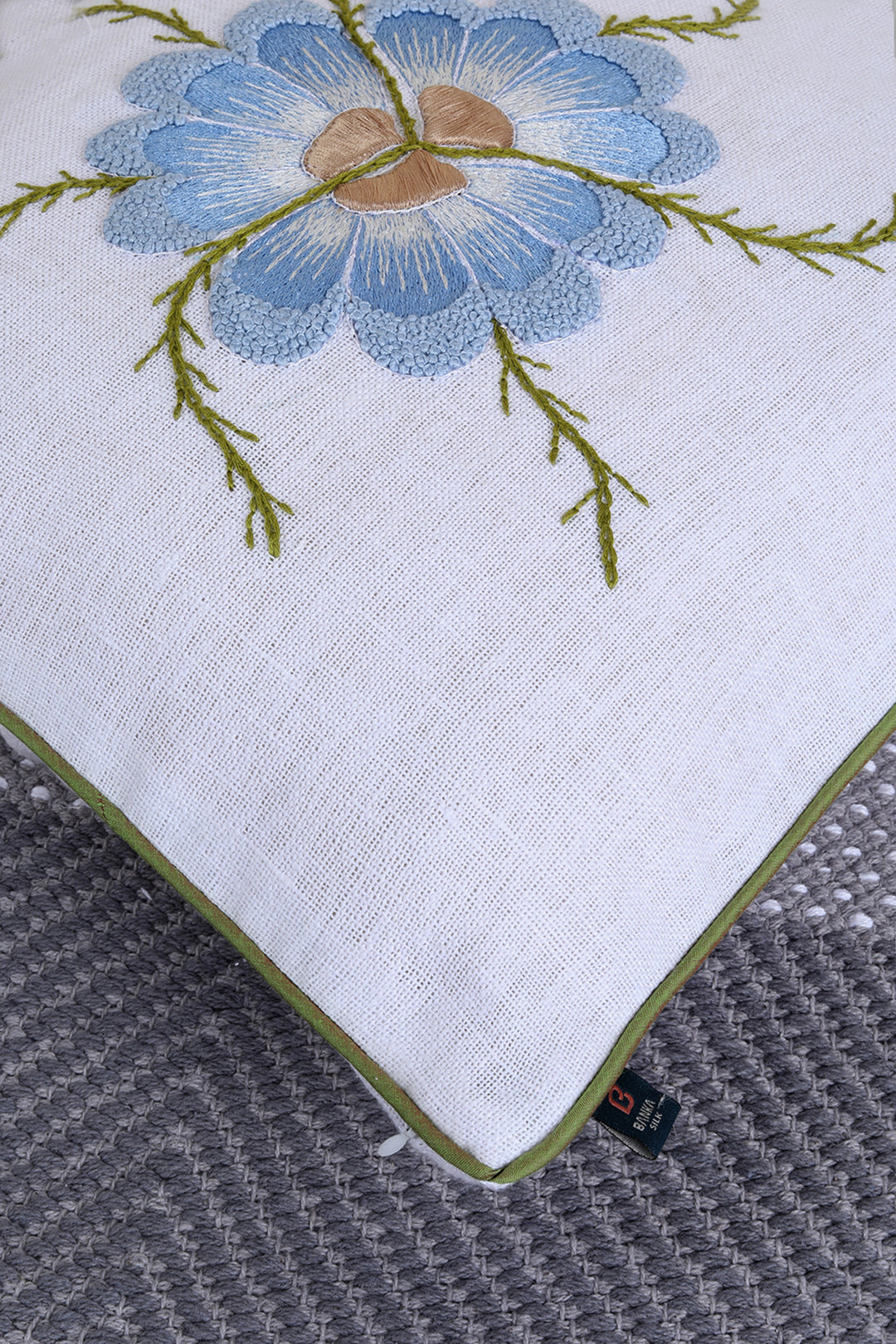 GARDEN DELIGHT CUSHION COVER